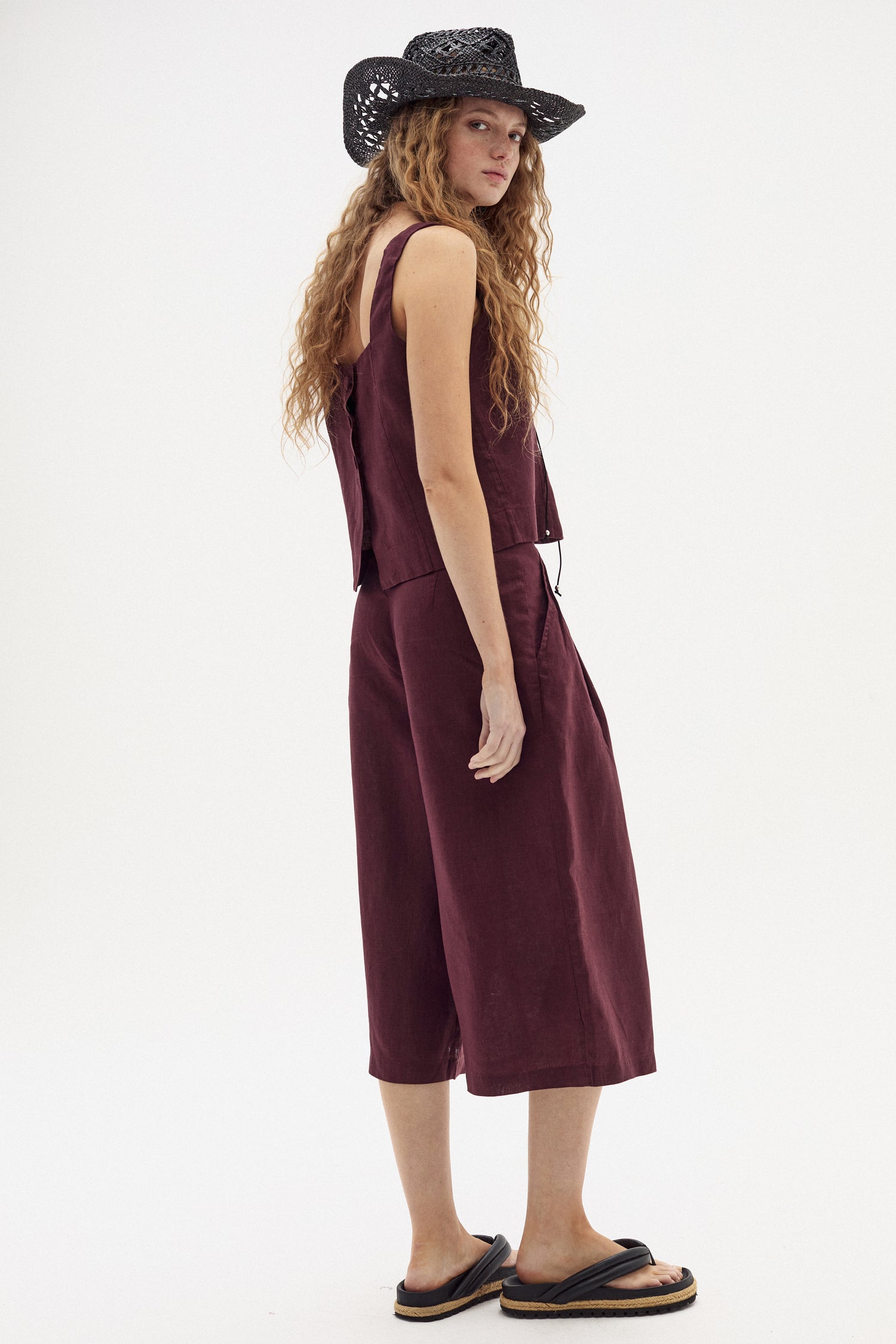 Bermuda Zuri en Lino - Deep Merlot